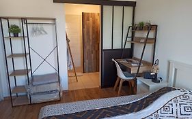Chambre Avec Salle De Douche Et Entree Privative